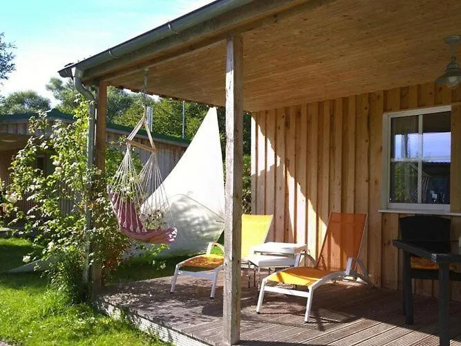 Holiday On The Backwaters, * Lutow
